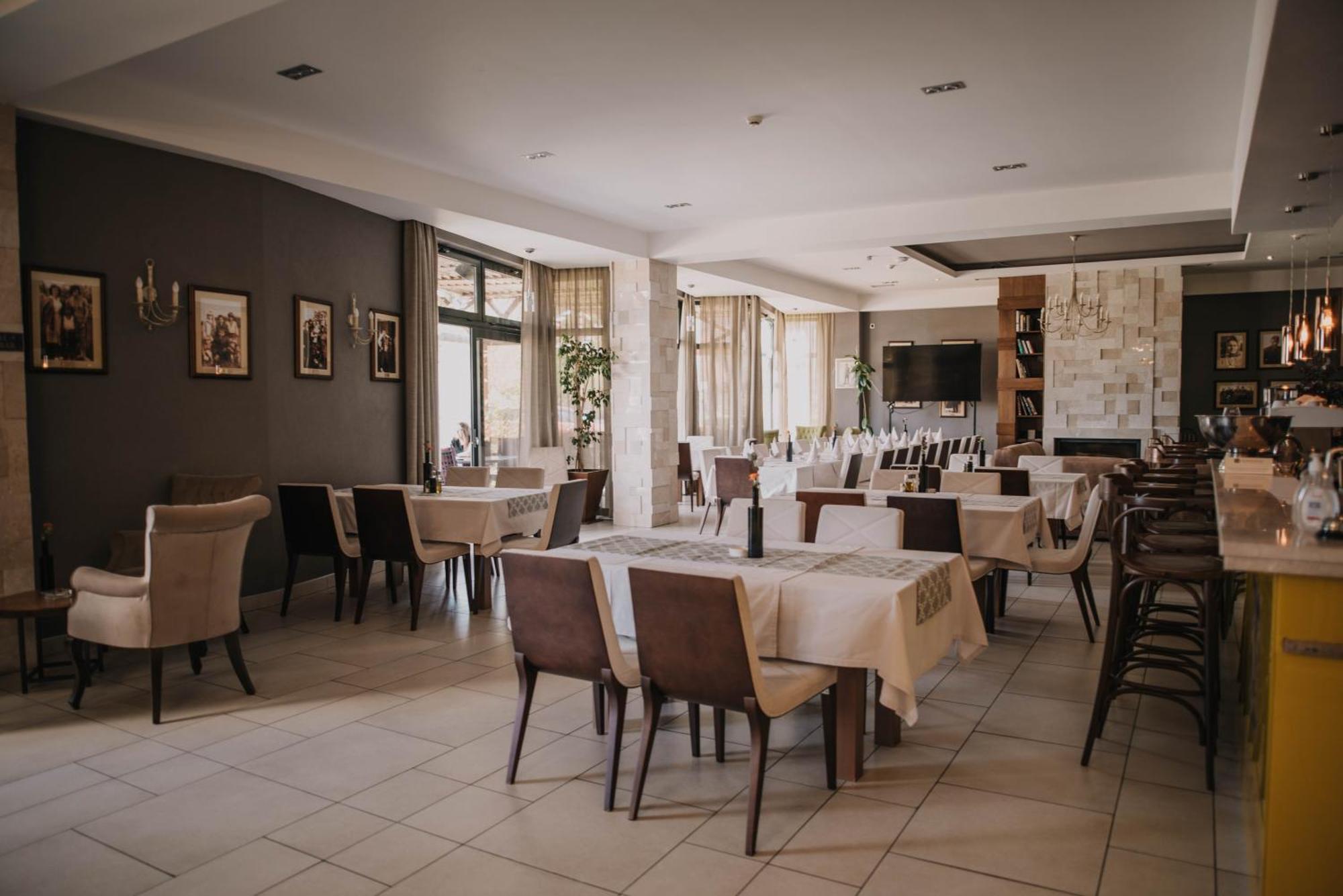 Hotel & Distillery Monogram Gradac  Kültér fotó