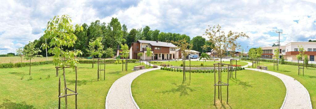 Hotel & Distillery Monogram Gradac  Kültér fotó