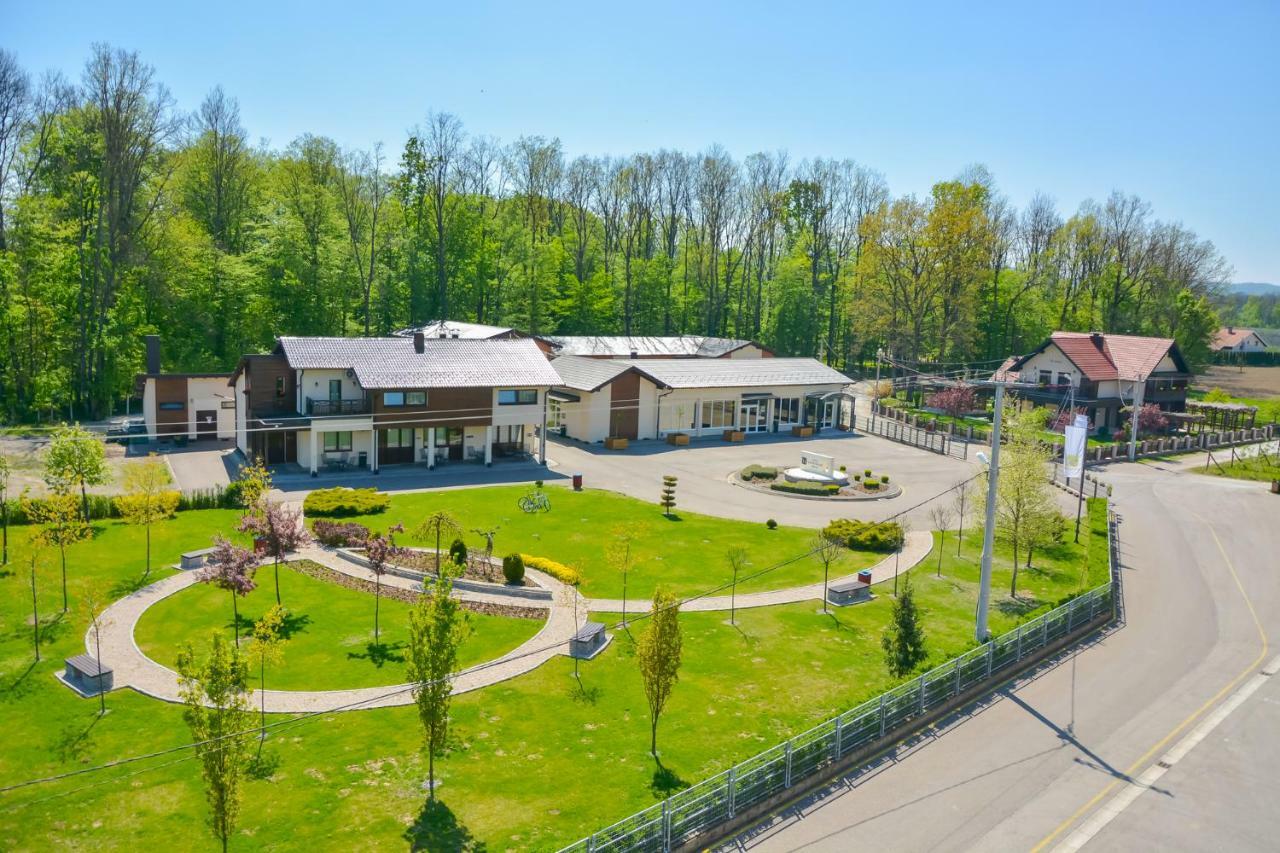 Hotel & Distillery Monogram Gradac  Kültér fotó