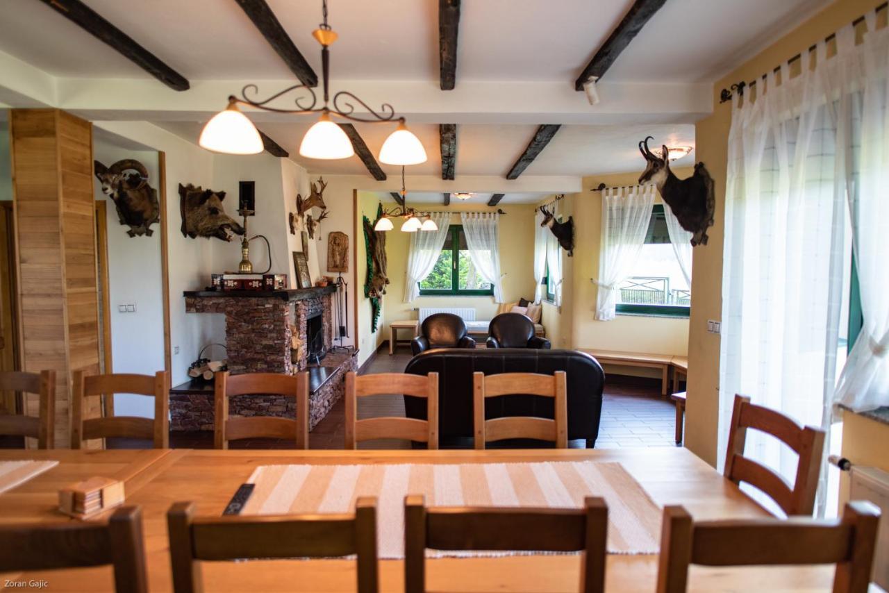 Hotel & Distillery Monogram Gradac  Kültér fotó