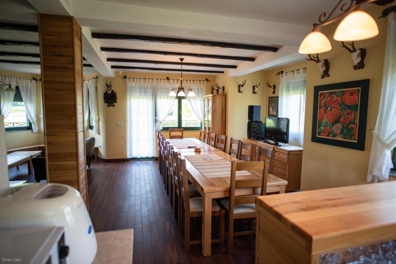 Hotel & Distillery Monogram Gradac  Kültér fotó