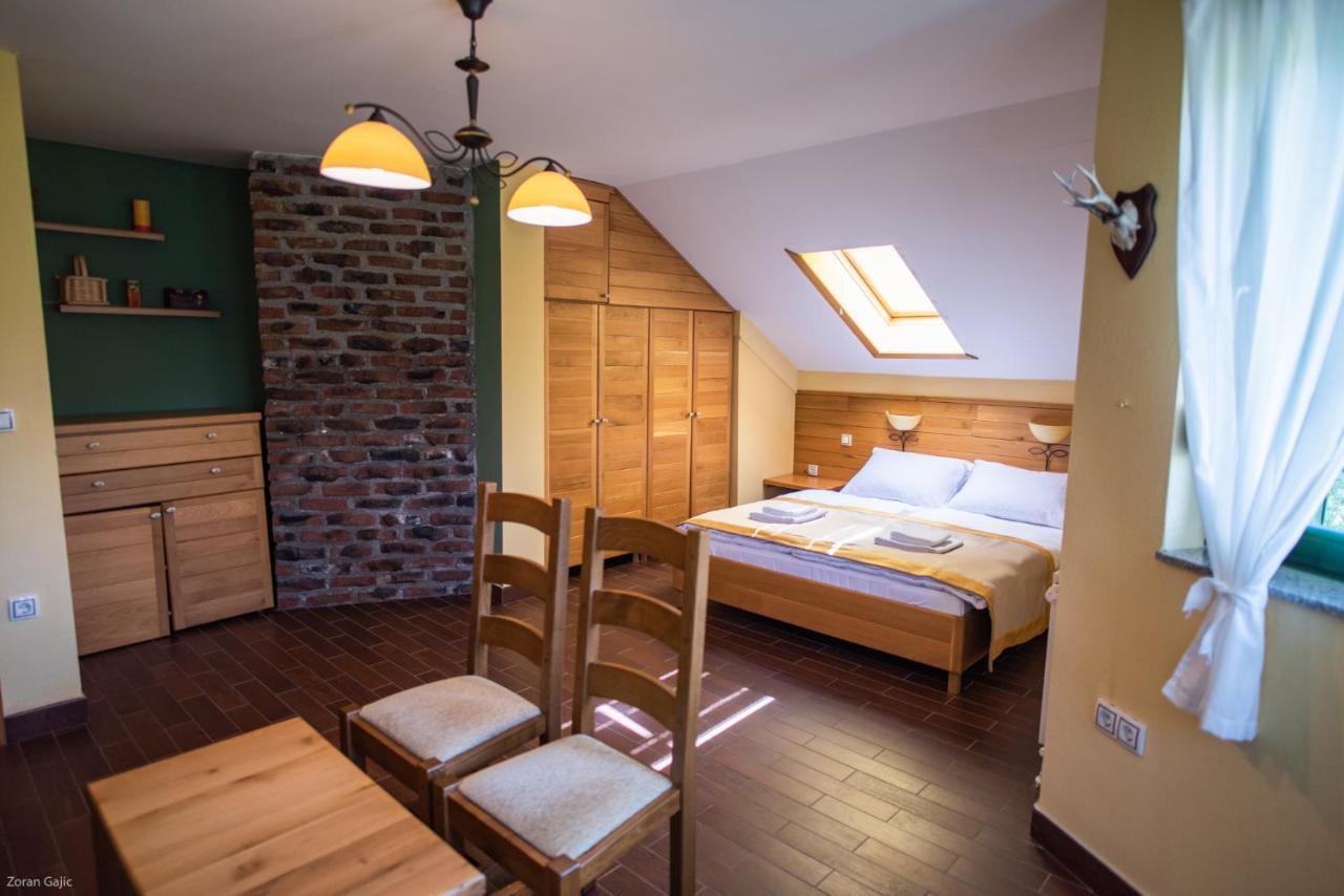 Hotel & Distillery Monogram Gradac  Kültér fotó