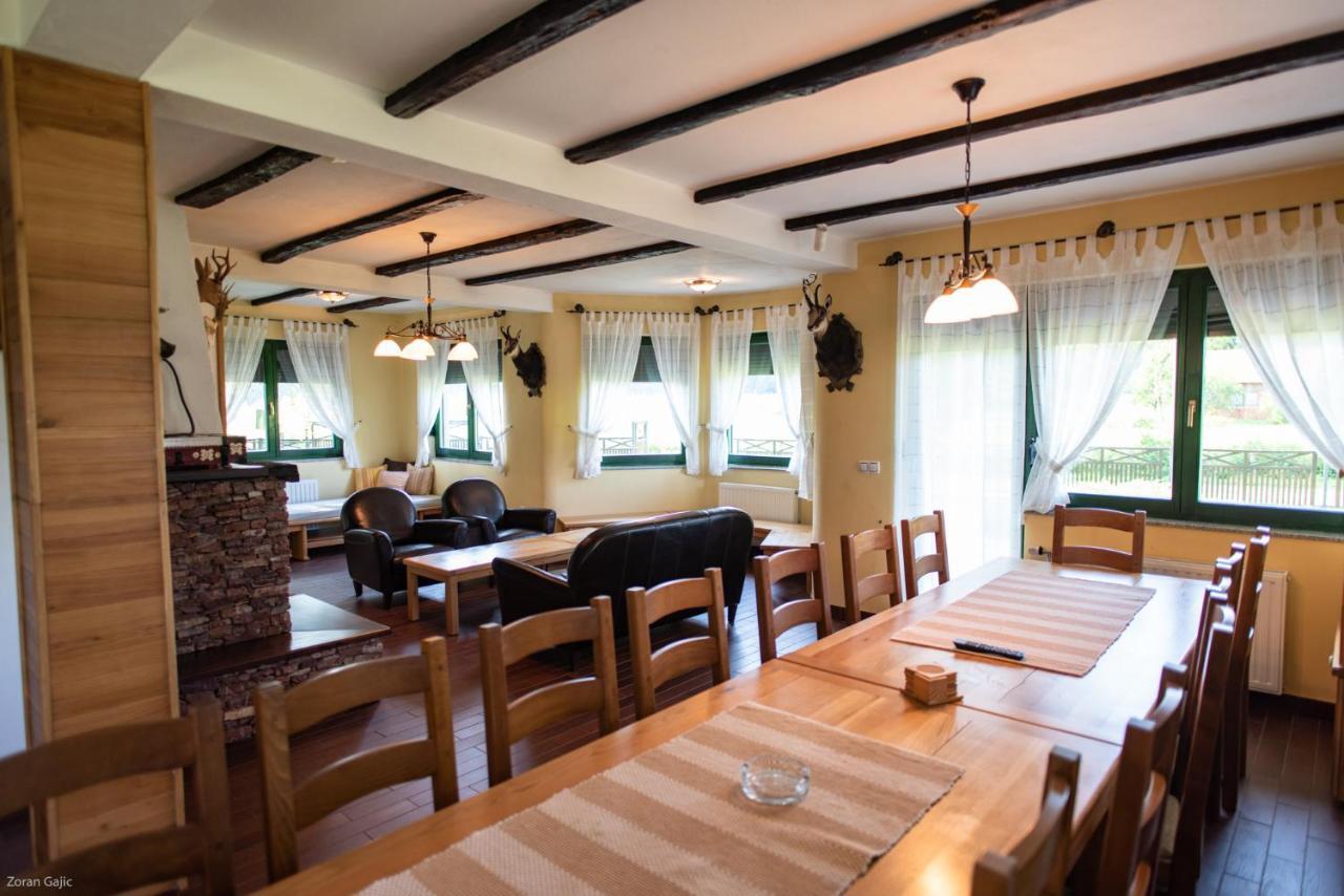 Hotel & Distillery Monogram Gradac  Kültér fotó
