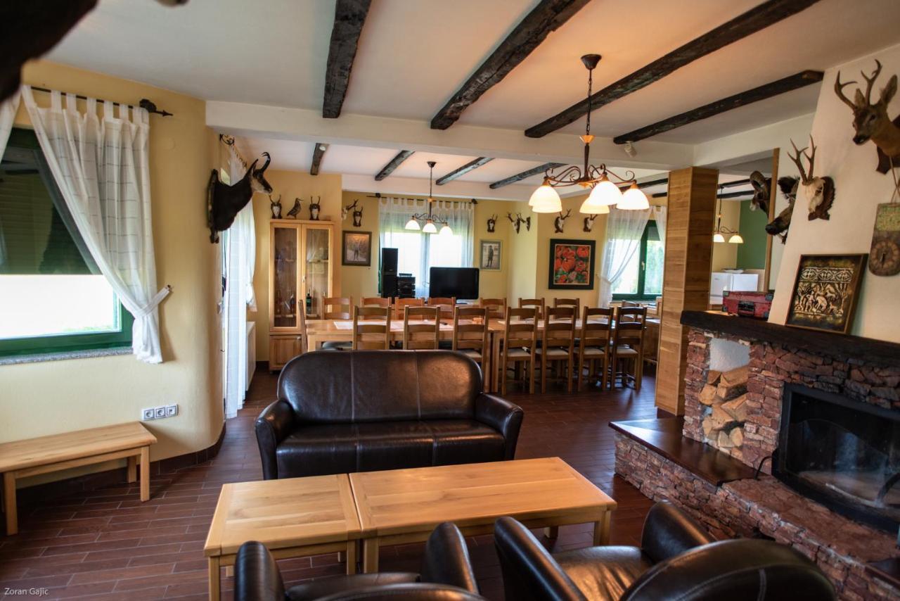 Hotel & Distillery Monogram Gradac  Kültér fotó