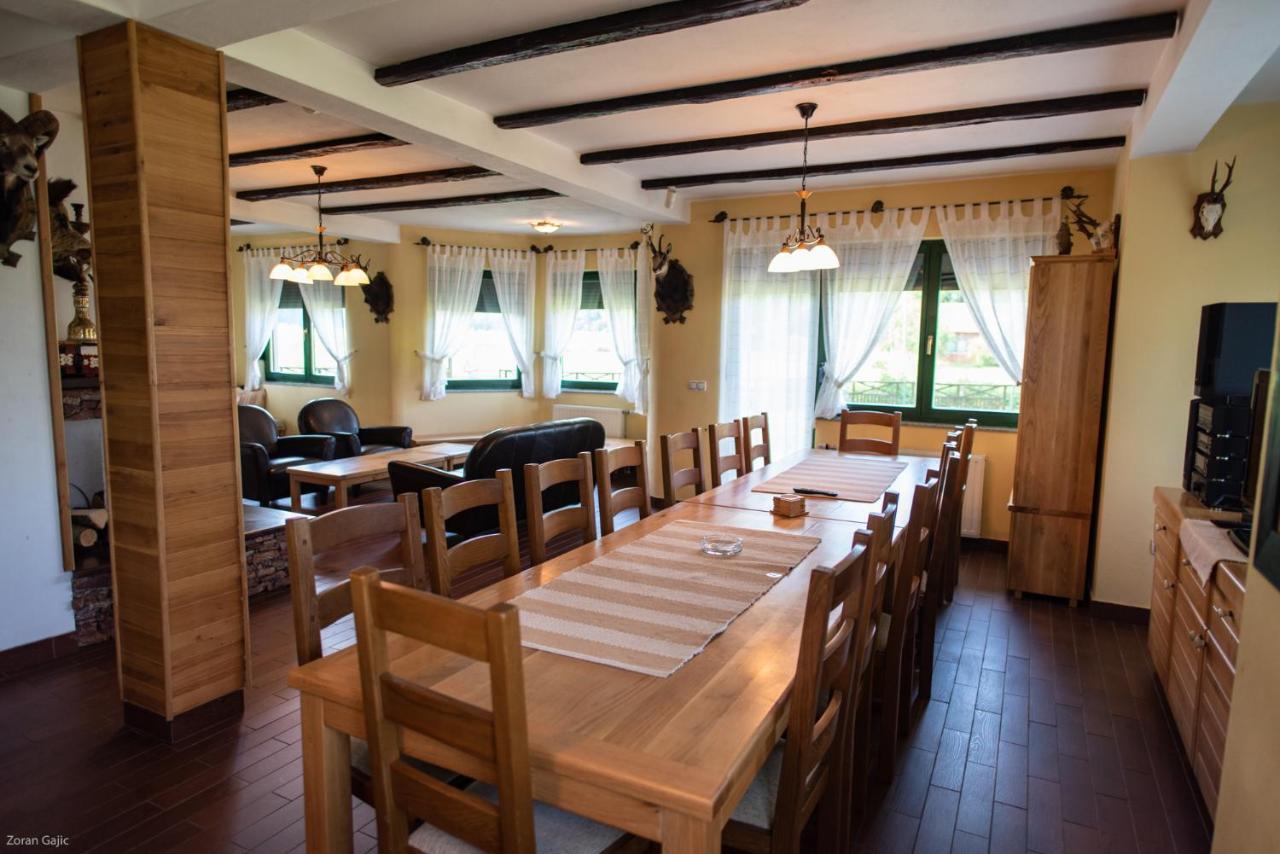 Hotel & Distillery Monogram Gradac  Kültér fotó